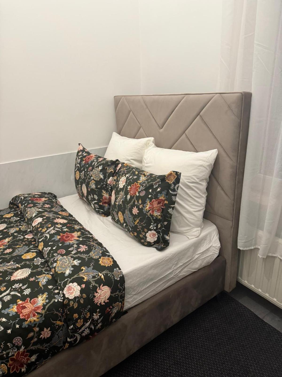 La Perla Louise Brussels