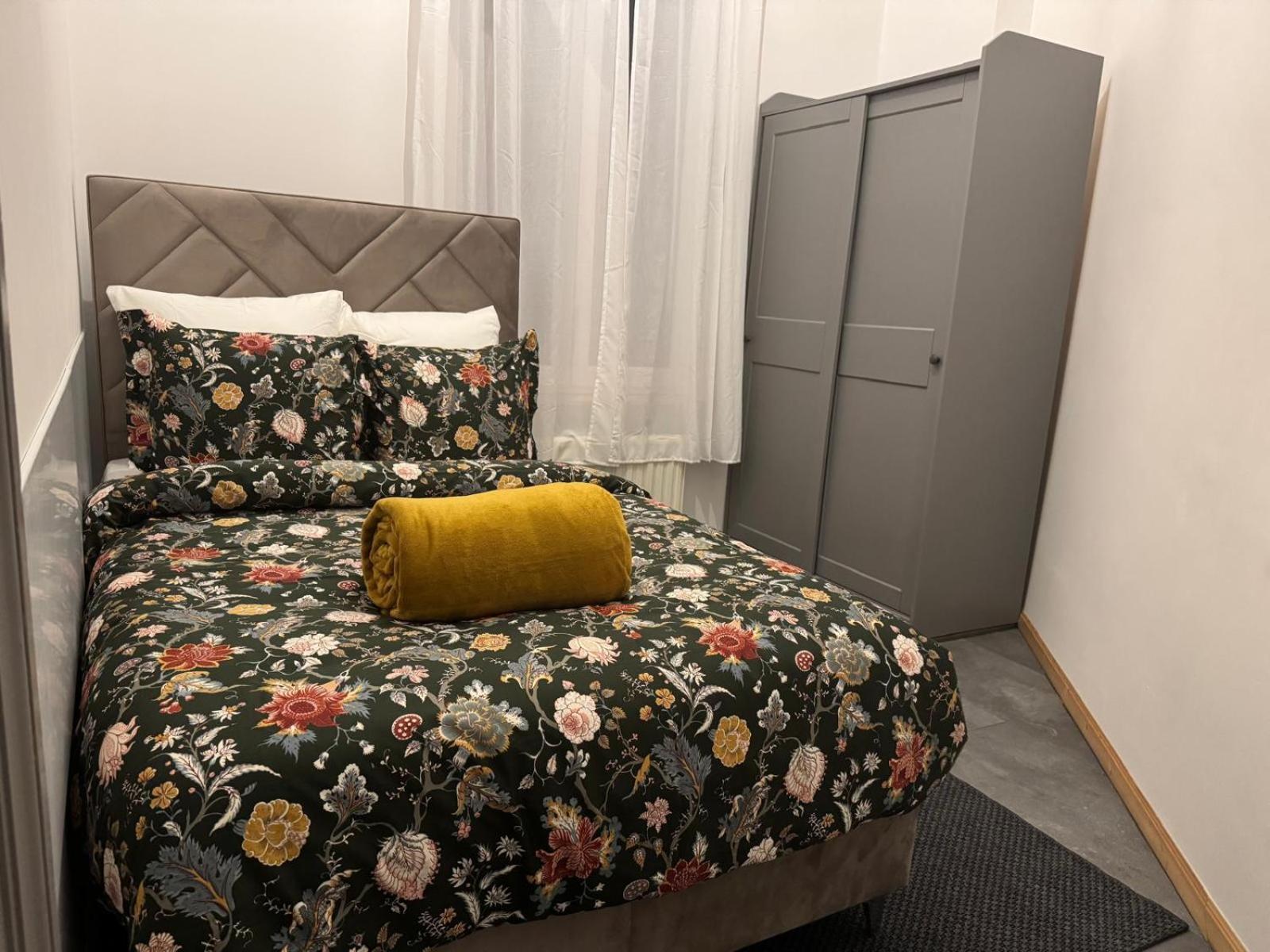 La Perla Louise Brussels