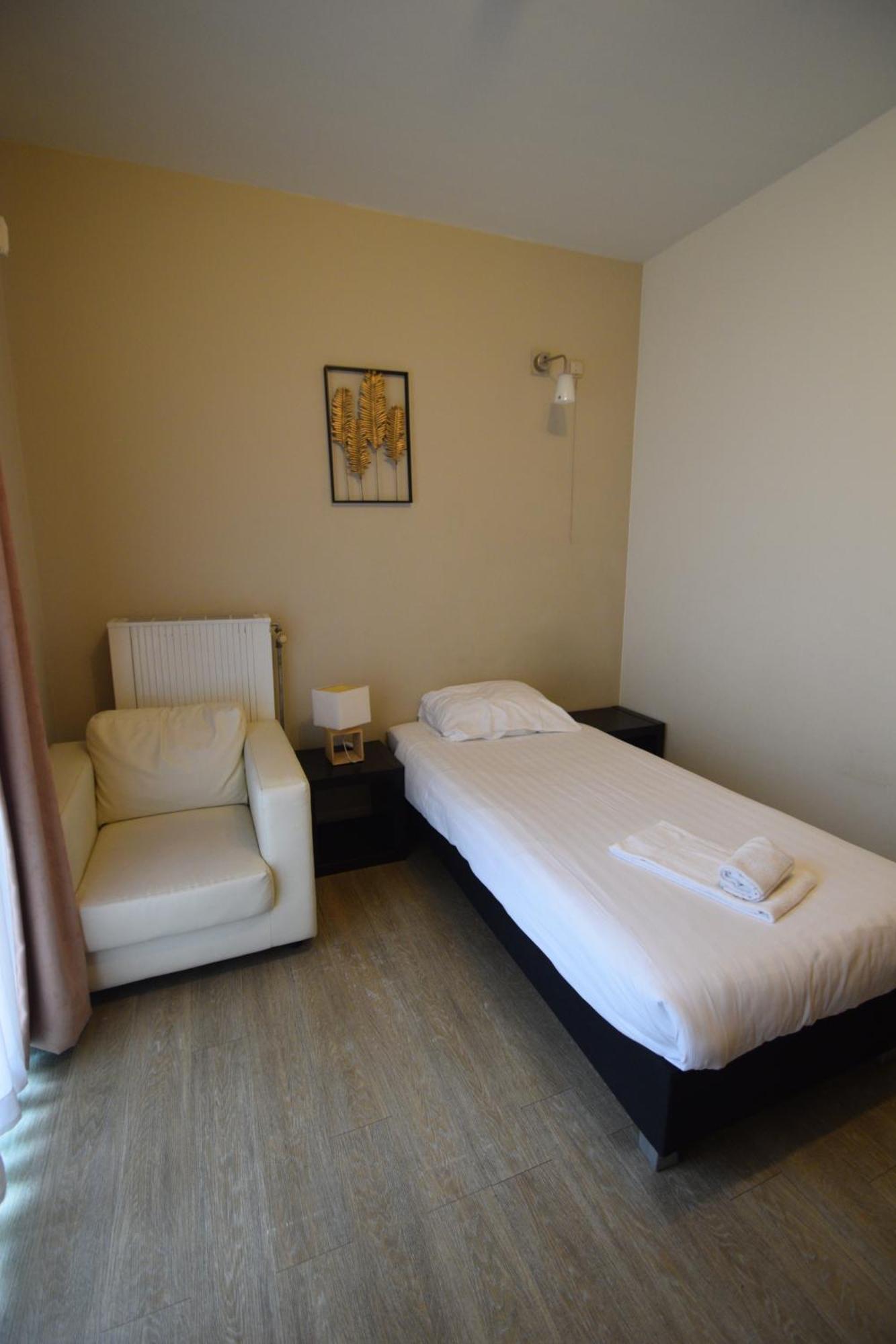 Budget Flats Apartment *