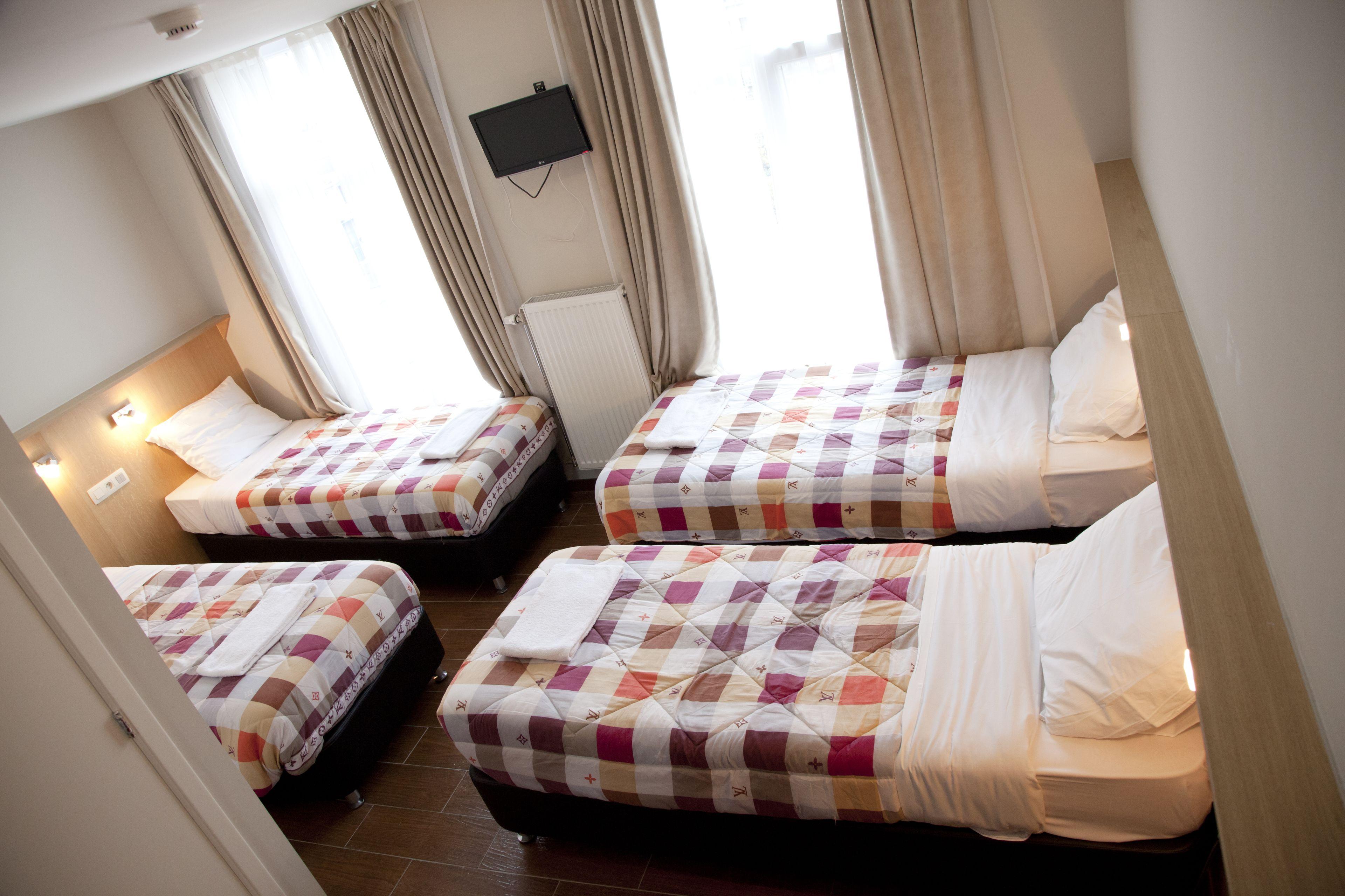 Barry Hotel 2*