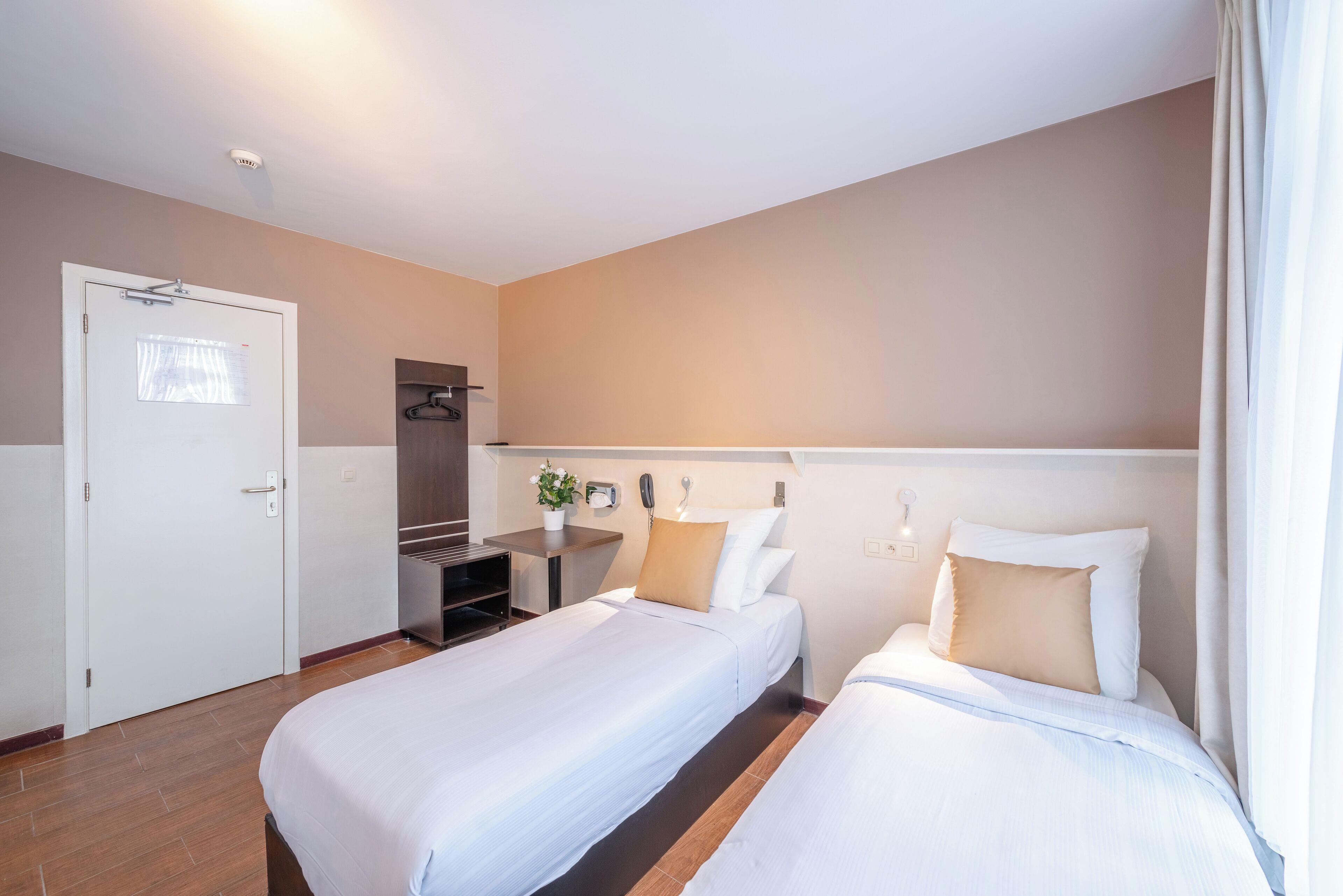 Barry Hotel 2*