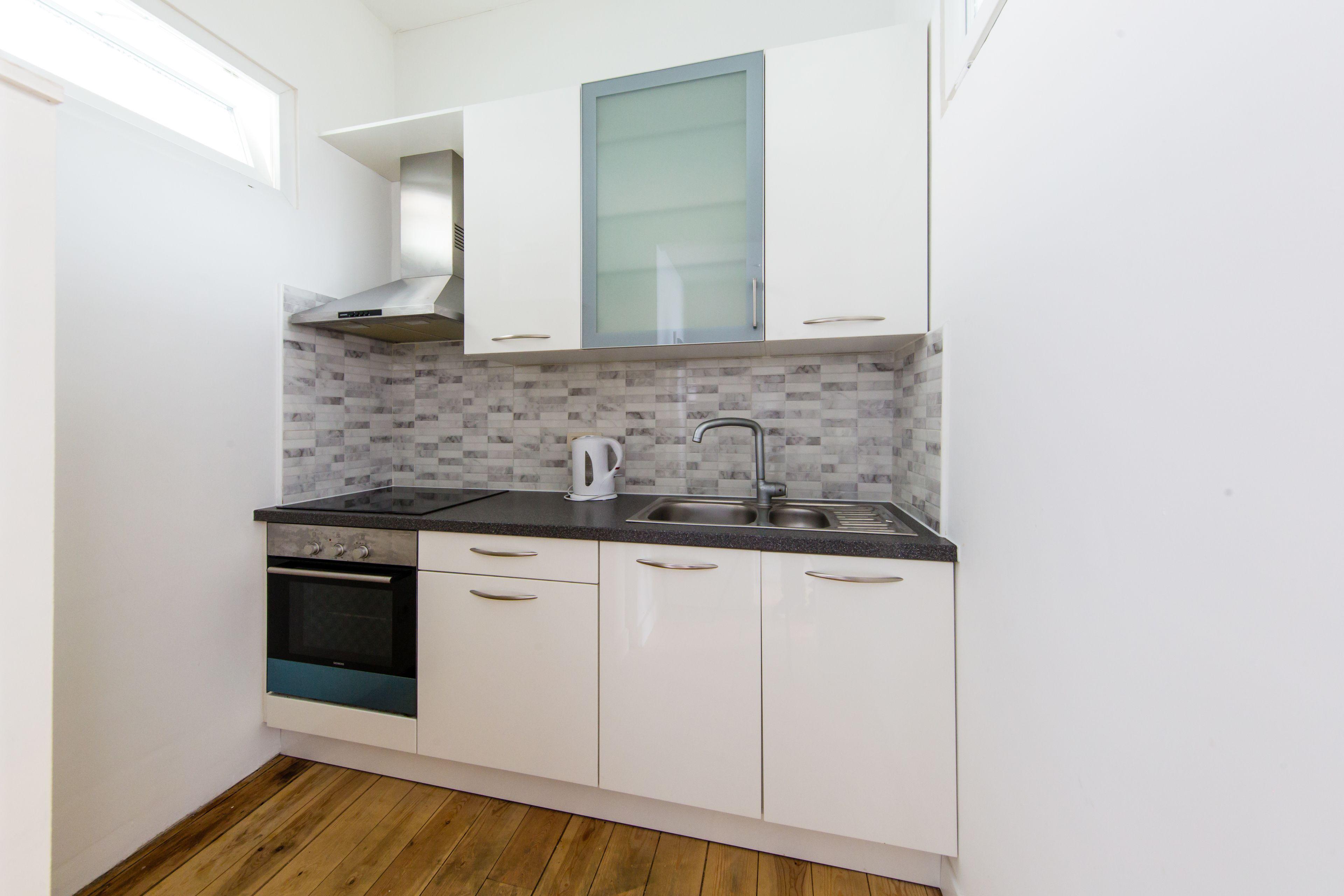 Urban Eu Aparthotel 2*