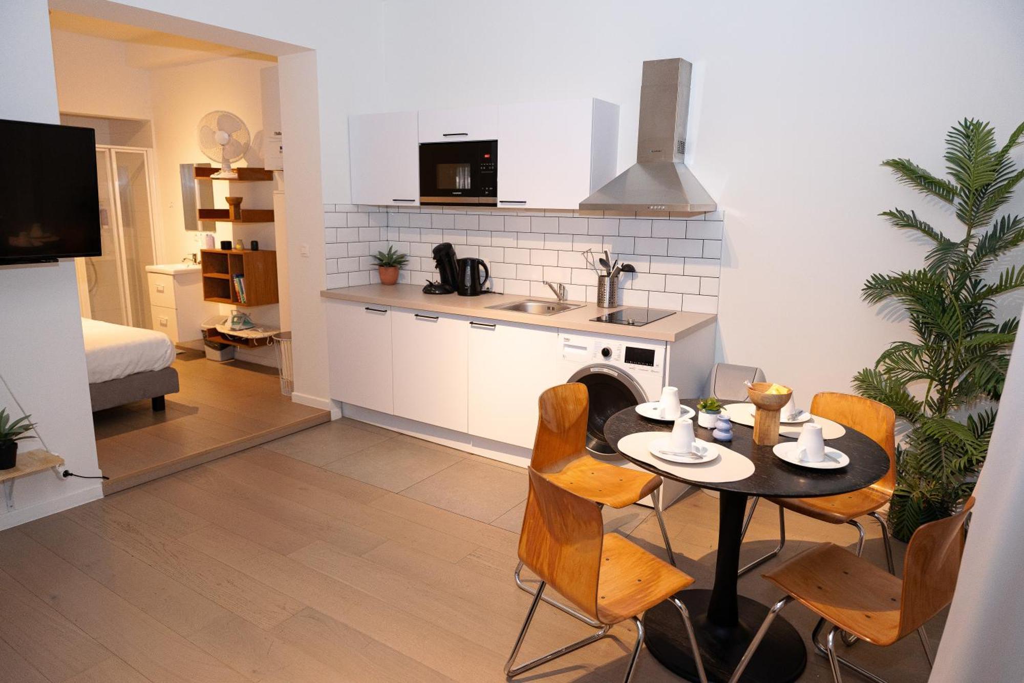 003 Avenue Louise Apartment