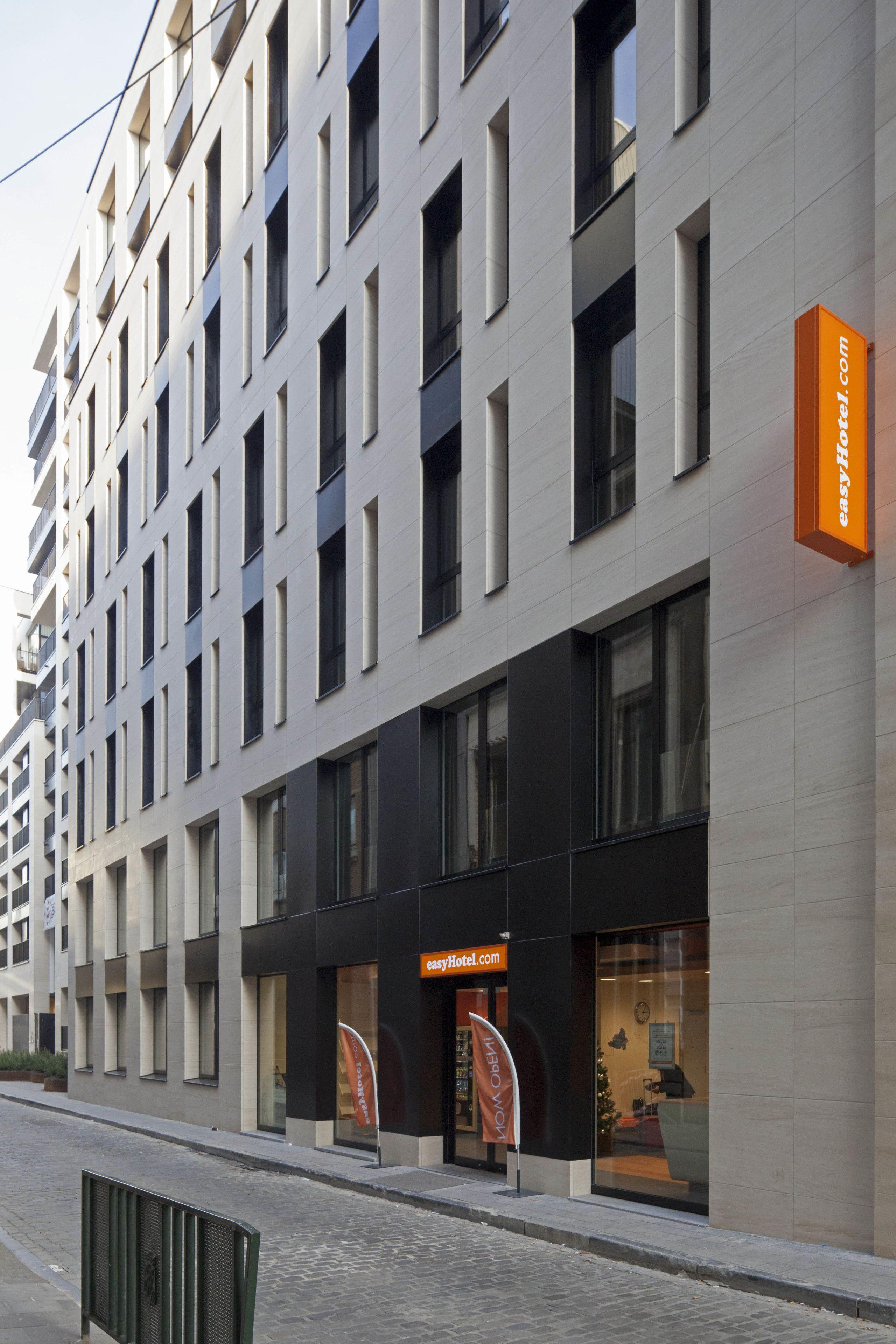 Easyhotel City Centre 3*