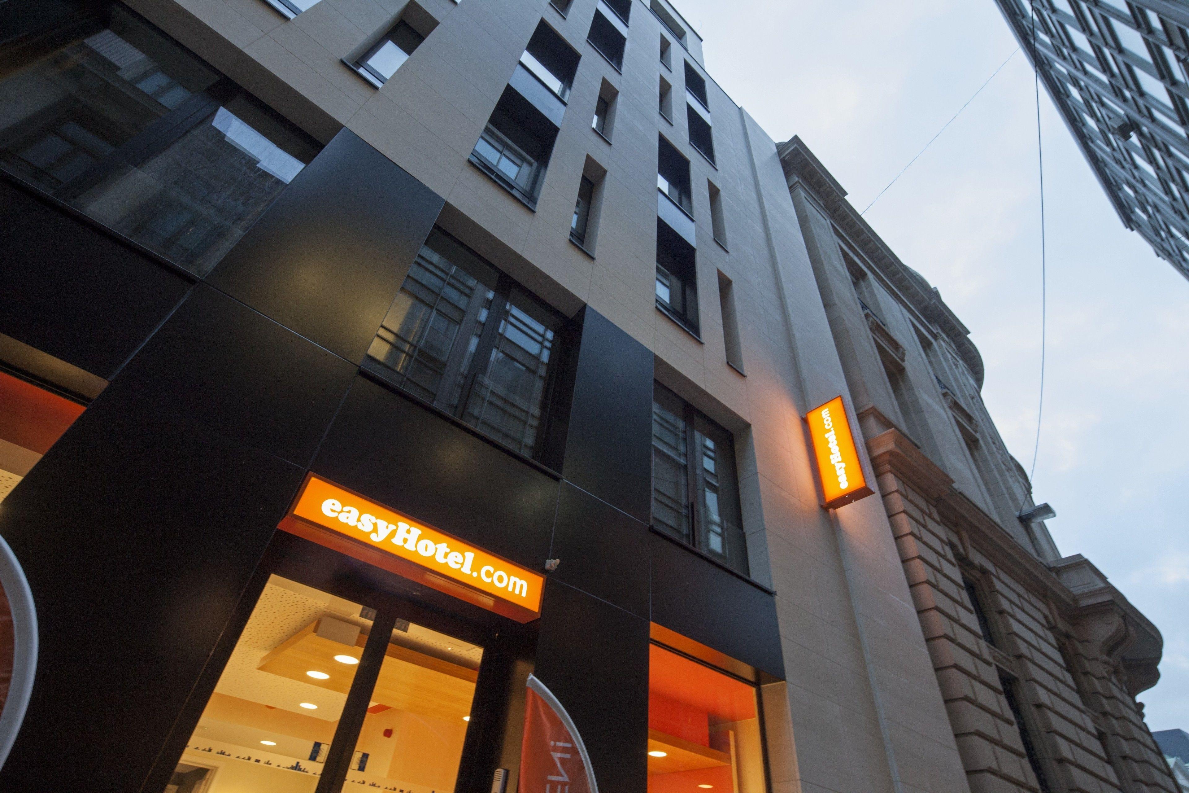 Easyhotel City Centre 3*