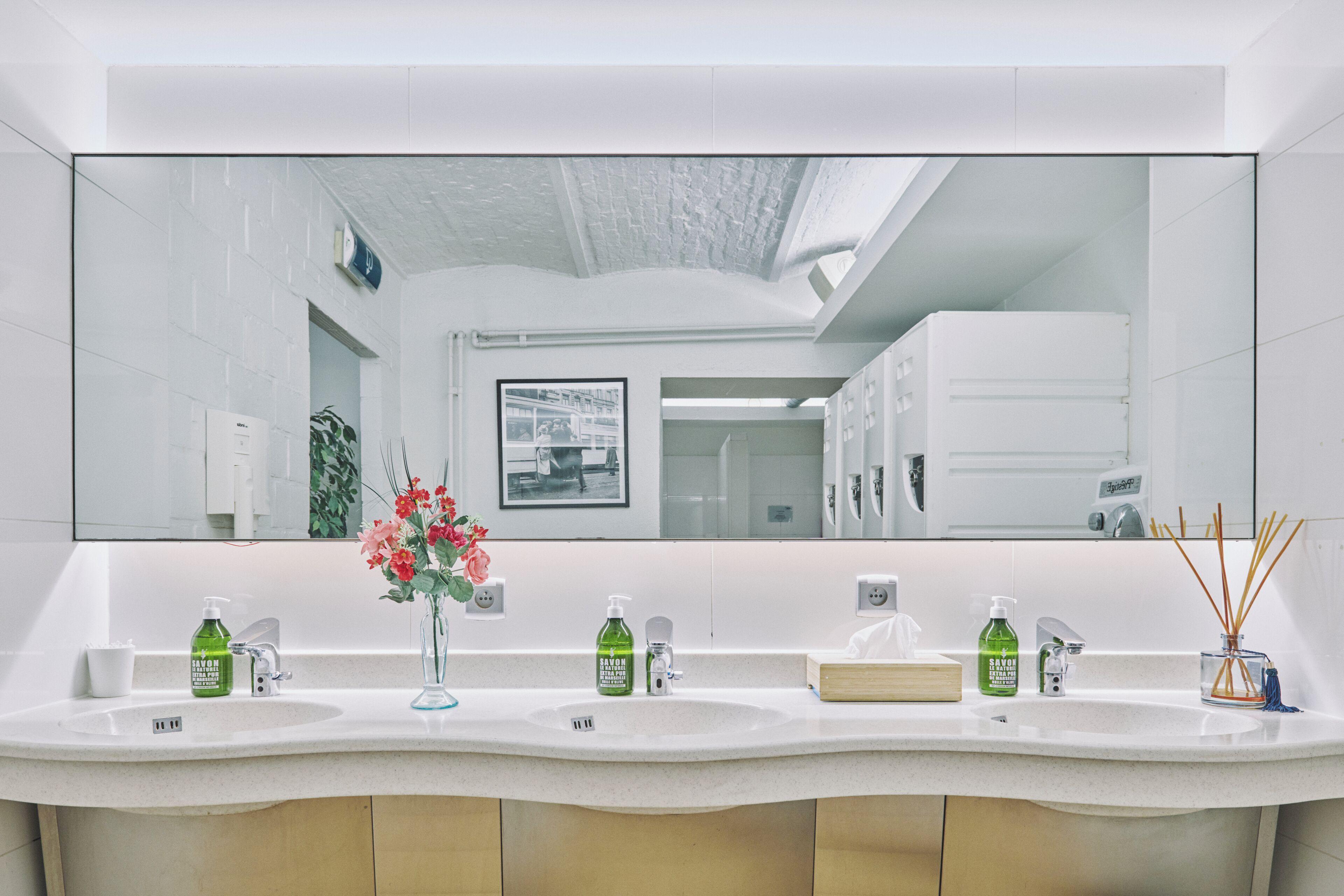 Hostel The Legacy By 2go4 Center *