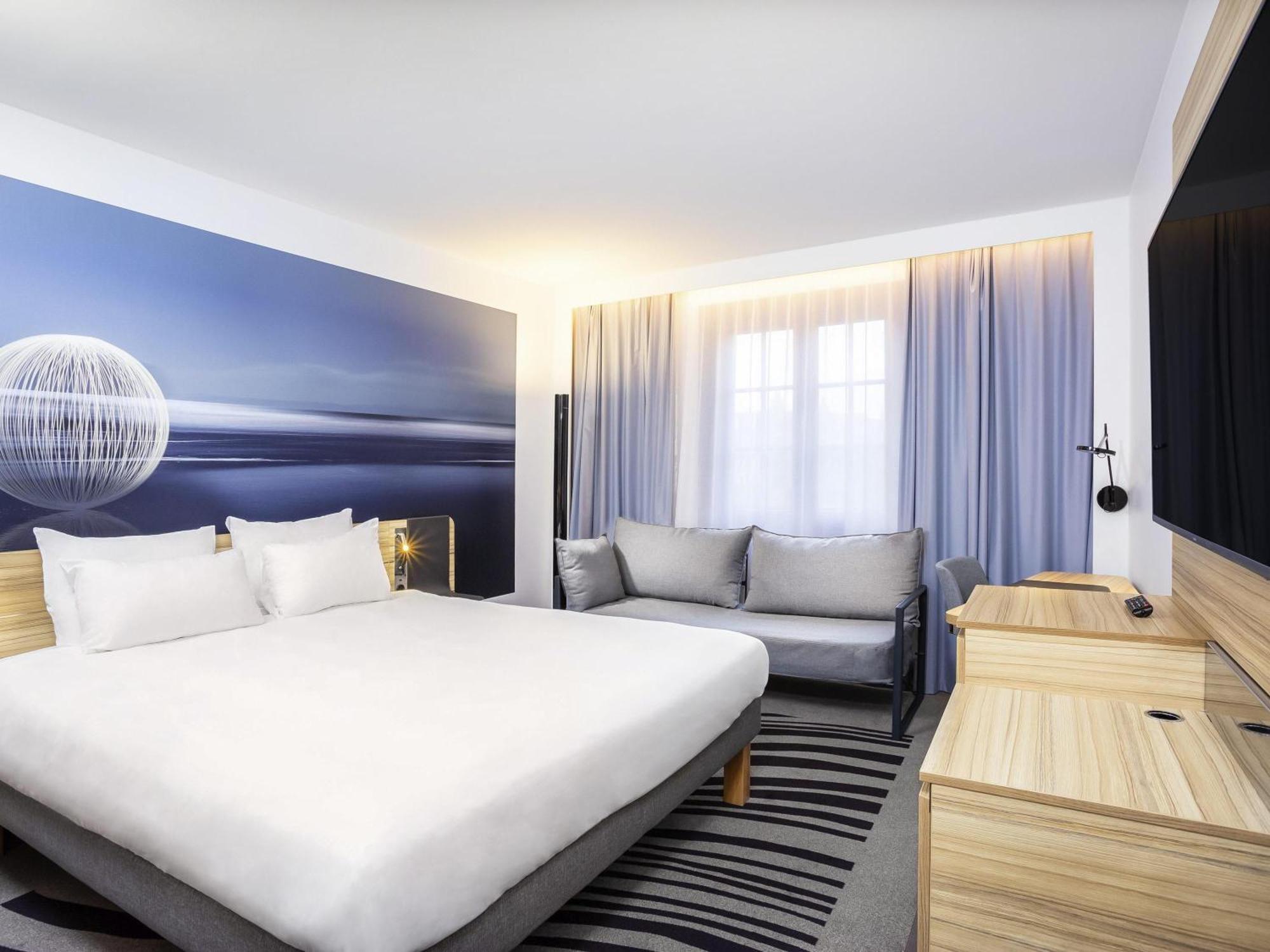 Hotel Novotel Off Grand Place 4*