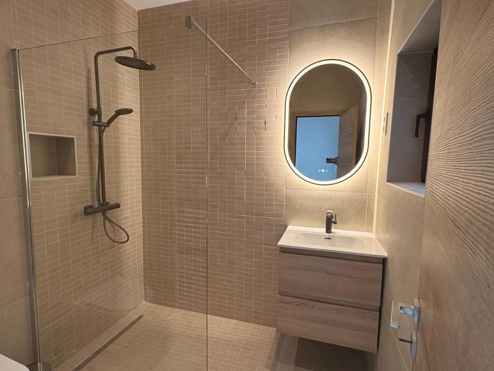 Le Goujons - New Near Midi Station