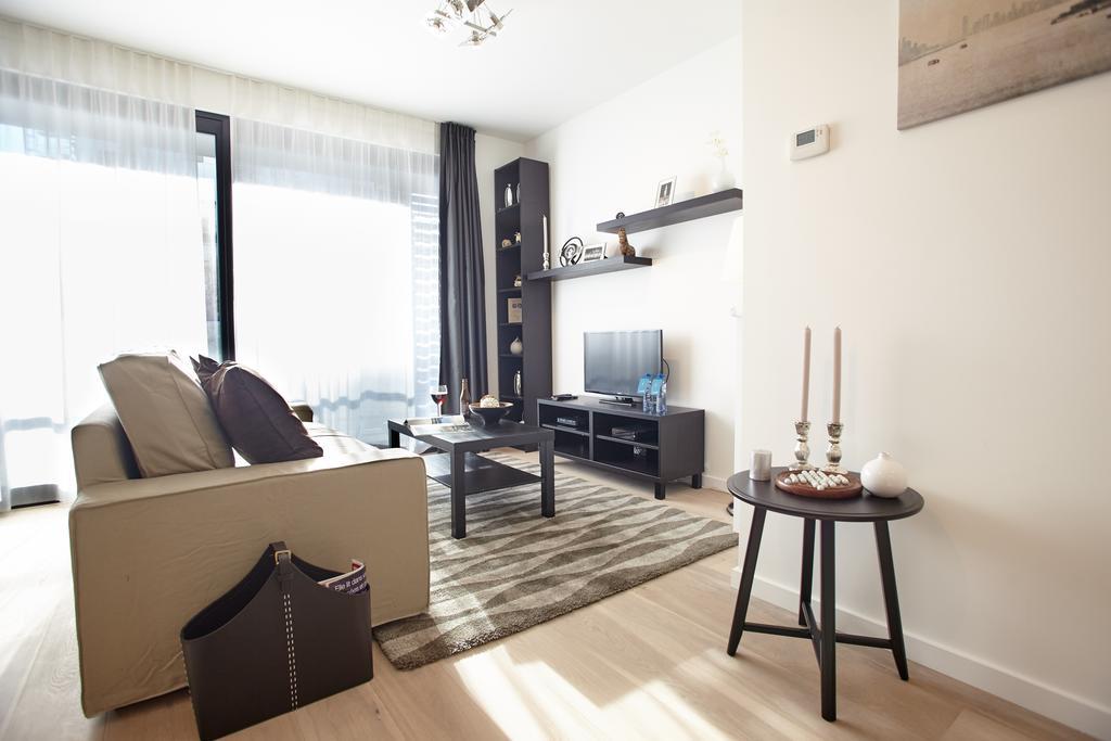 Sweet -eu Commission Apartment