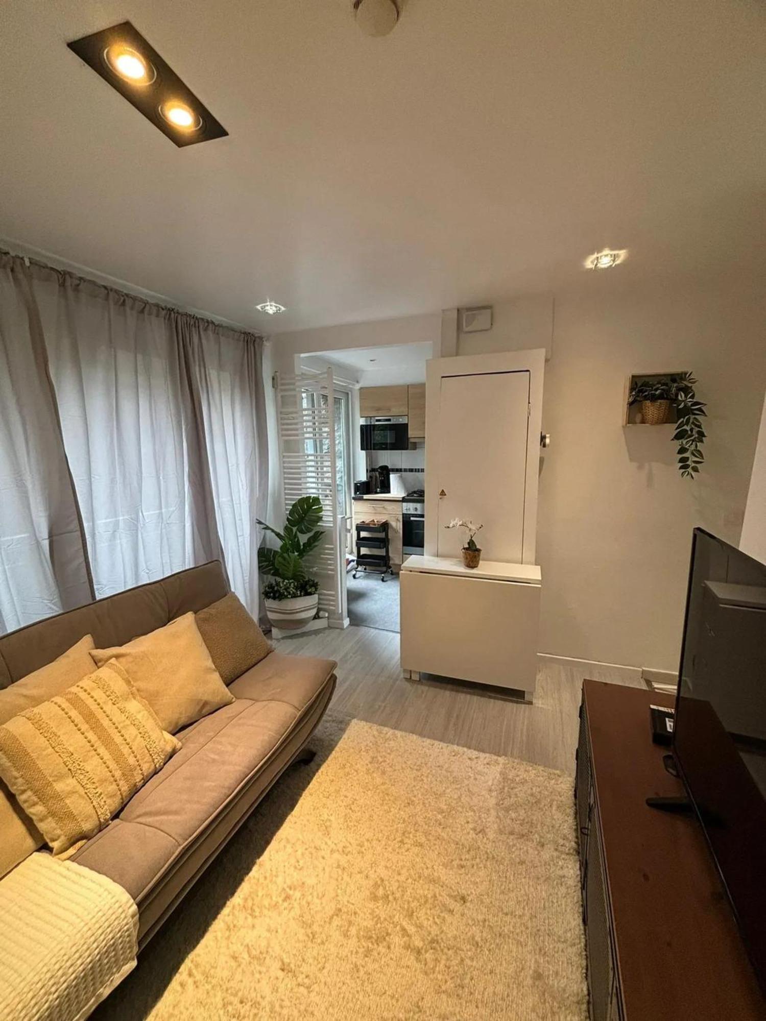 Comfortable In Brussels, 35 M², 3 Persons *