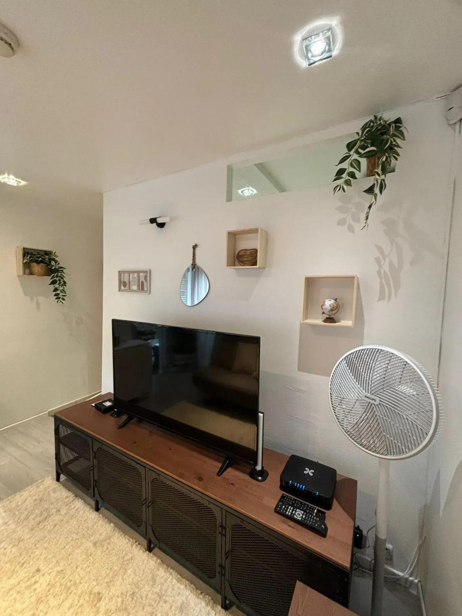 Apartment Comfortable In Brussels, 35 M², 3 Persons *