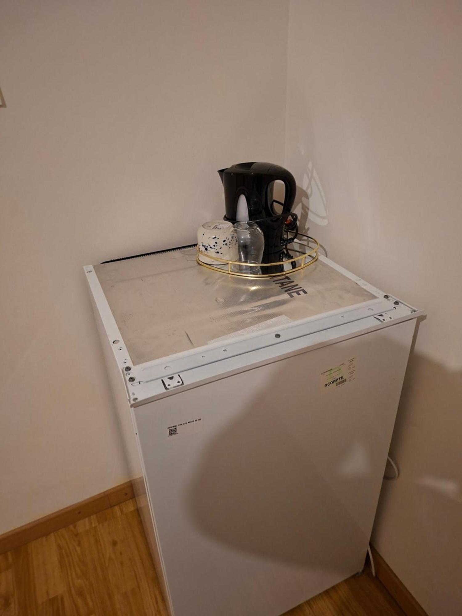 Et Dans Un Immeuble Homestay