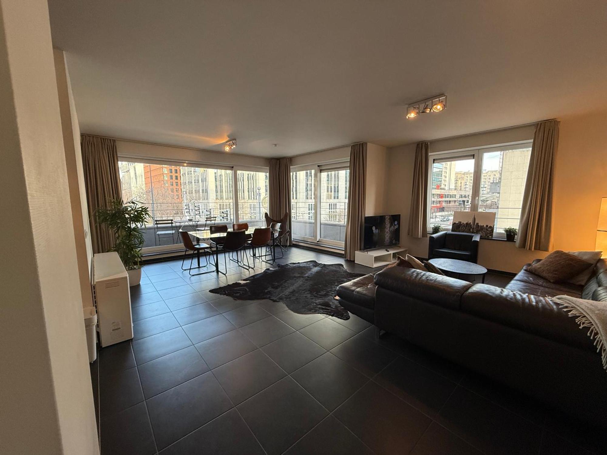 Apartment Stunning With 2 Bedrooms - Sleeps 6 *