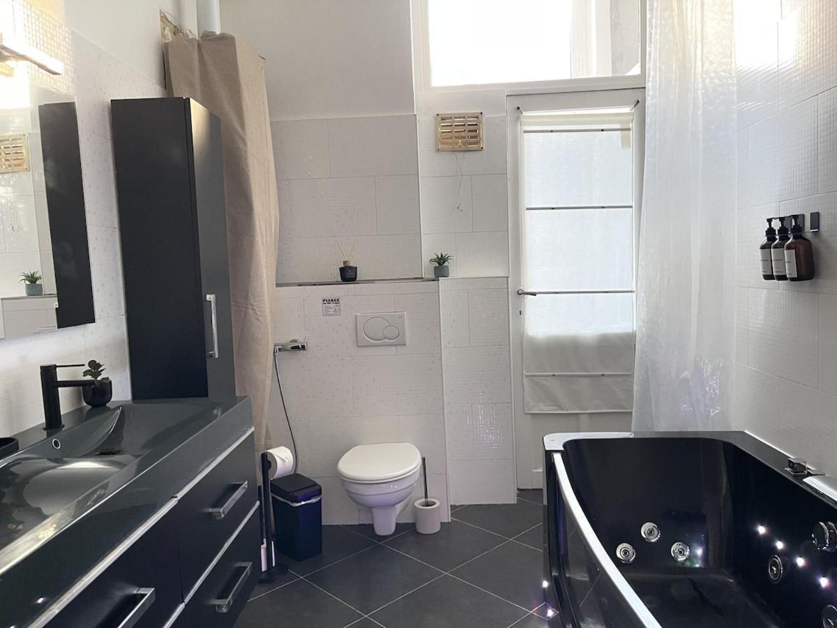 Beautiful With Jacuzzi Appartement