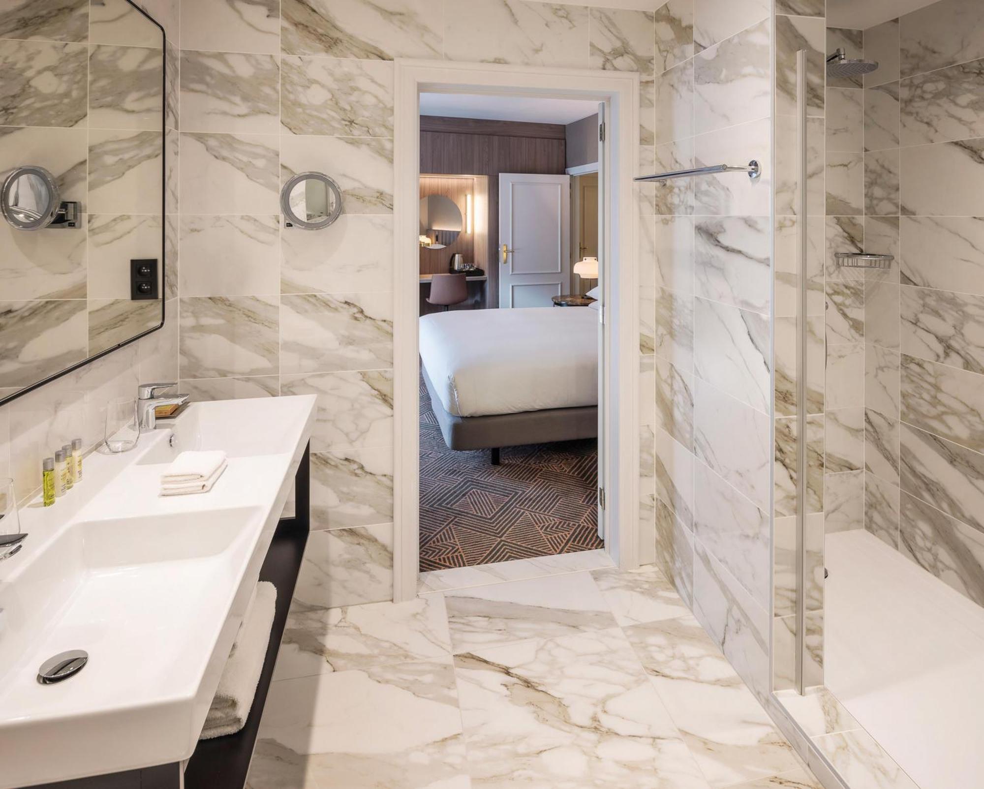 Hilton Grand Place 4*