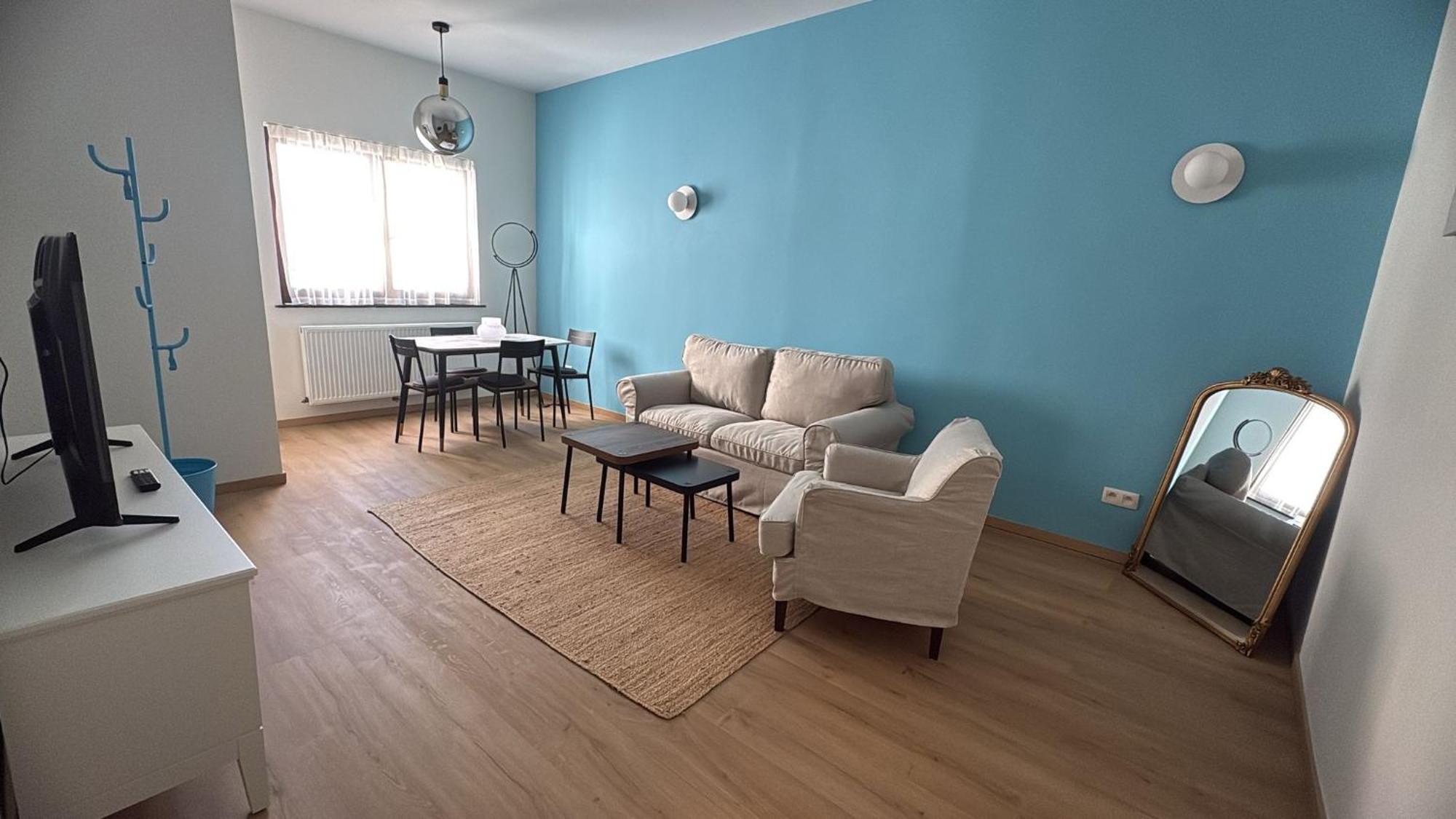 Le Goujons - New Near Midi Station * Brussels