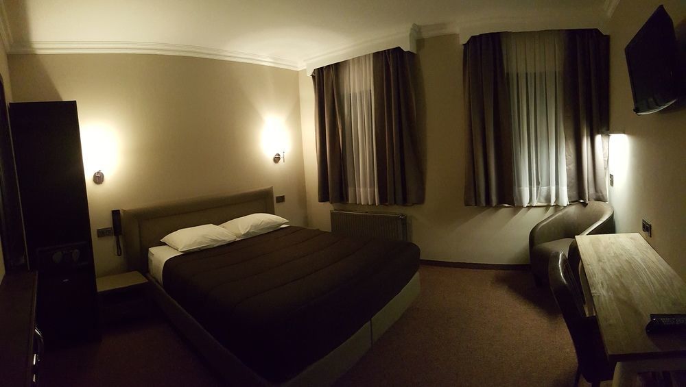Le Chantecler Hotel 2*