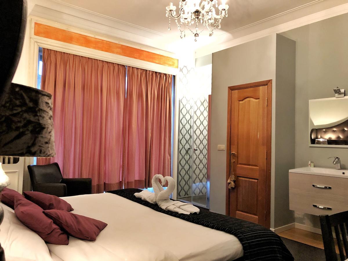 Le Manoir Guest house *