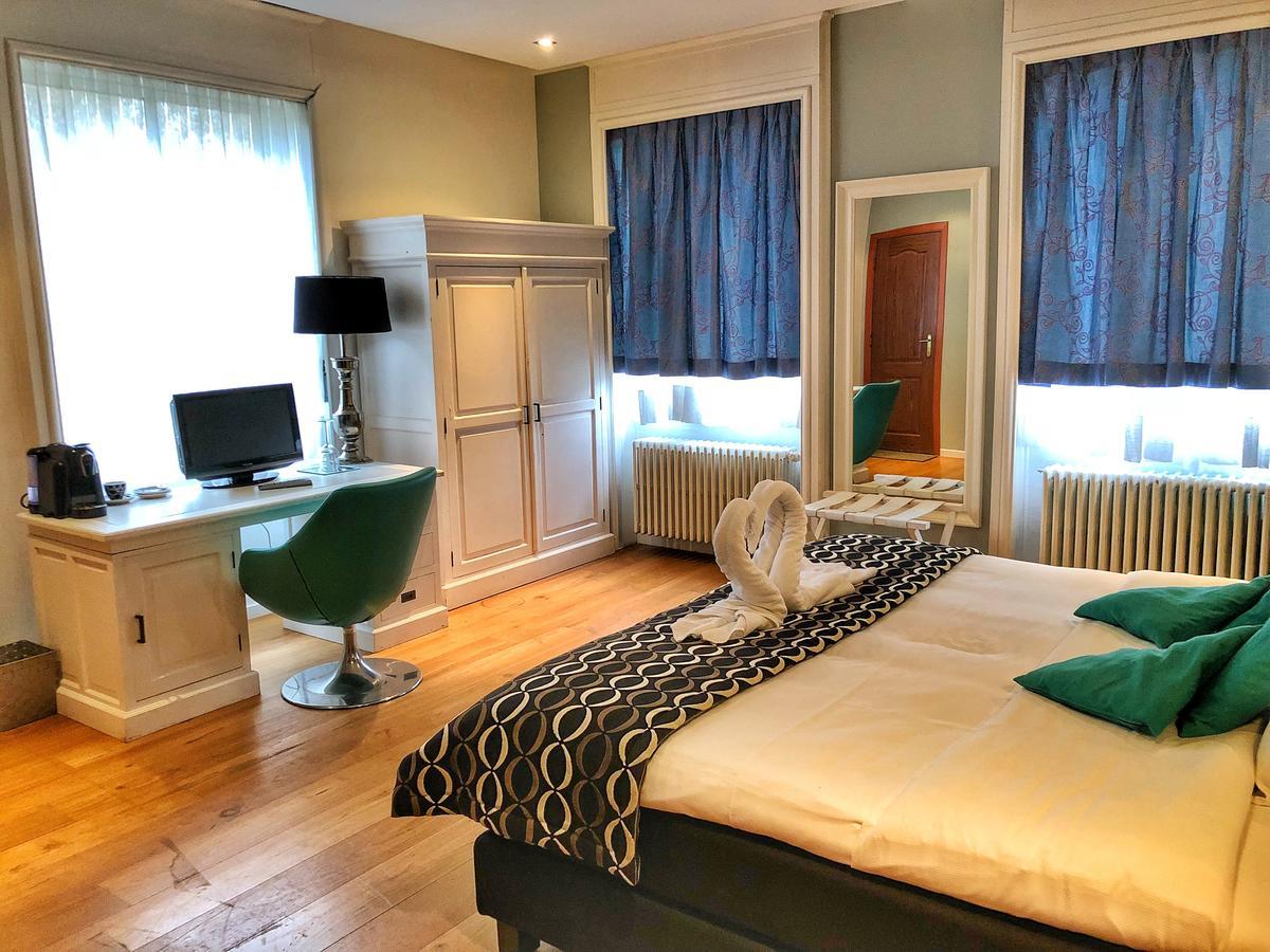 Le Manoir Guest house *