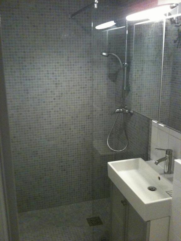 Lambeau Khách sạn 2*