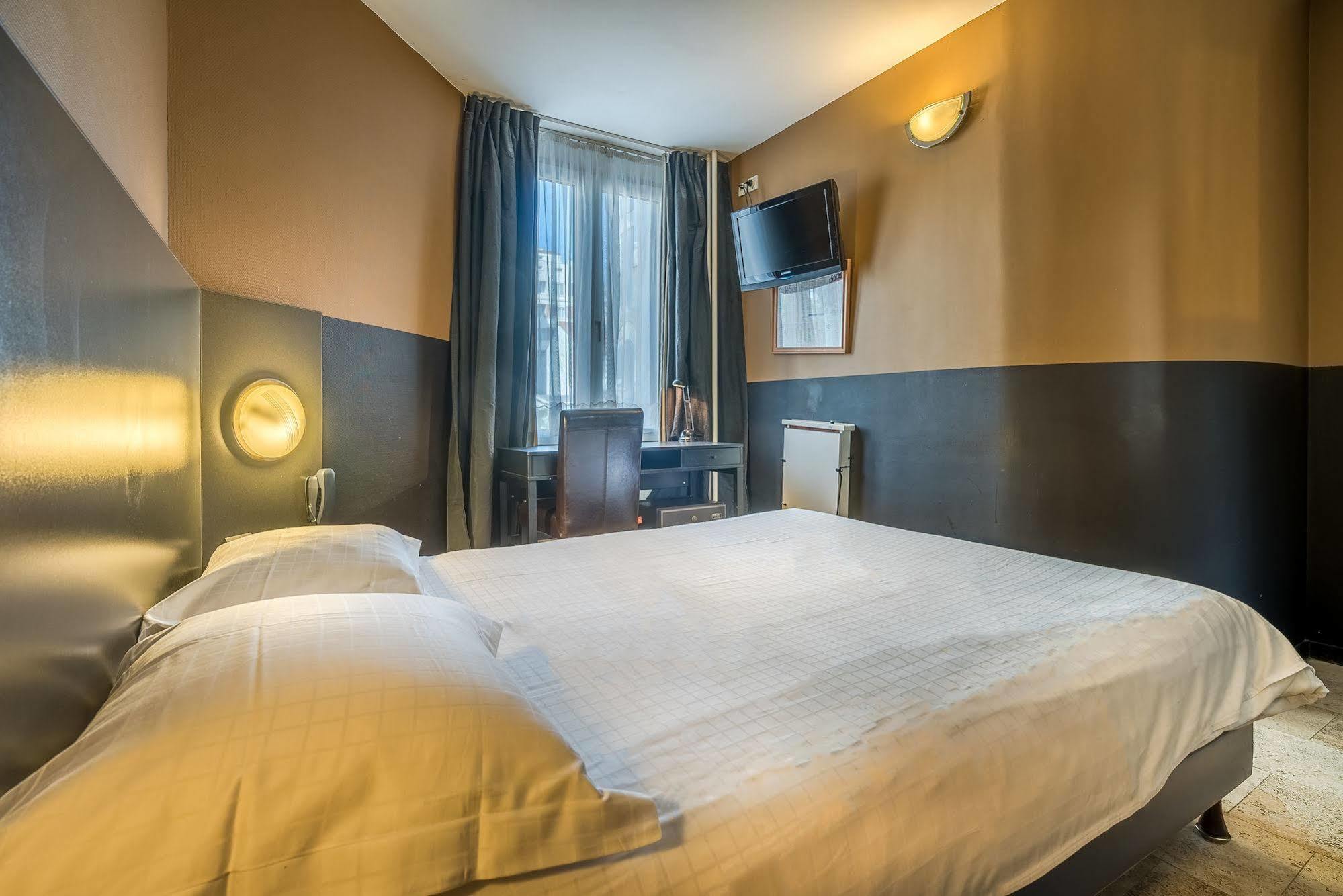 Khách sạn Lambeau Etterbeek
