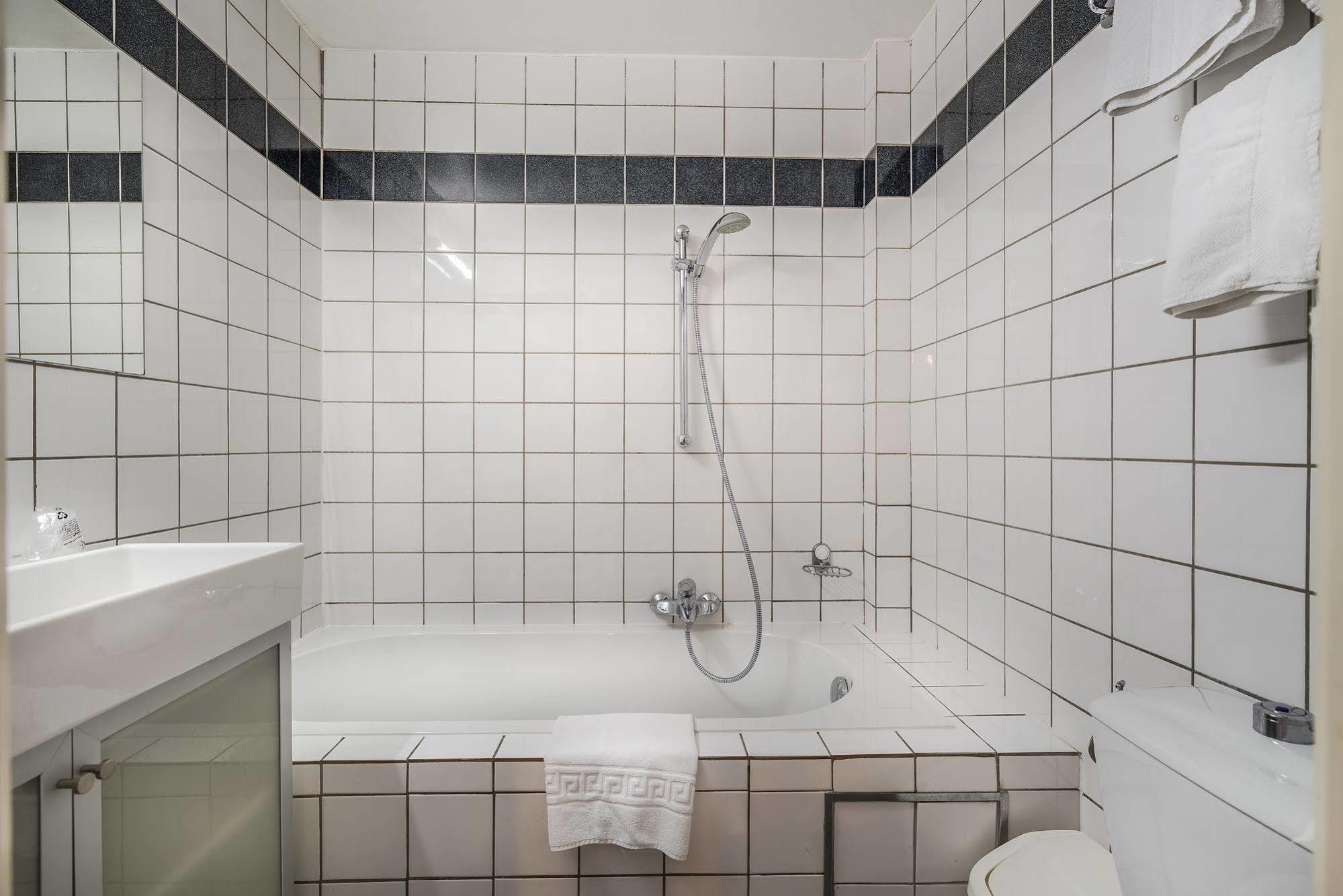 Khách sạn Lambeau Etterbeek