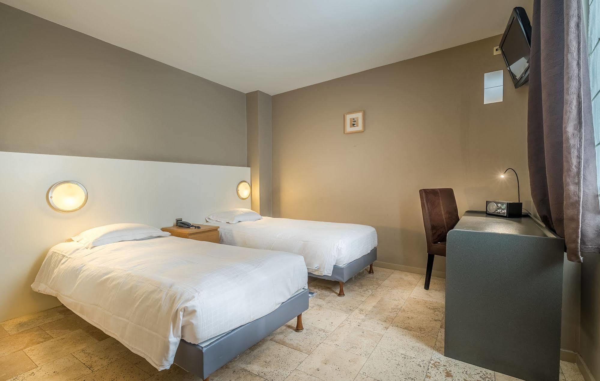 Khách sạn Lambeau Etterbeek