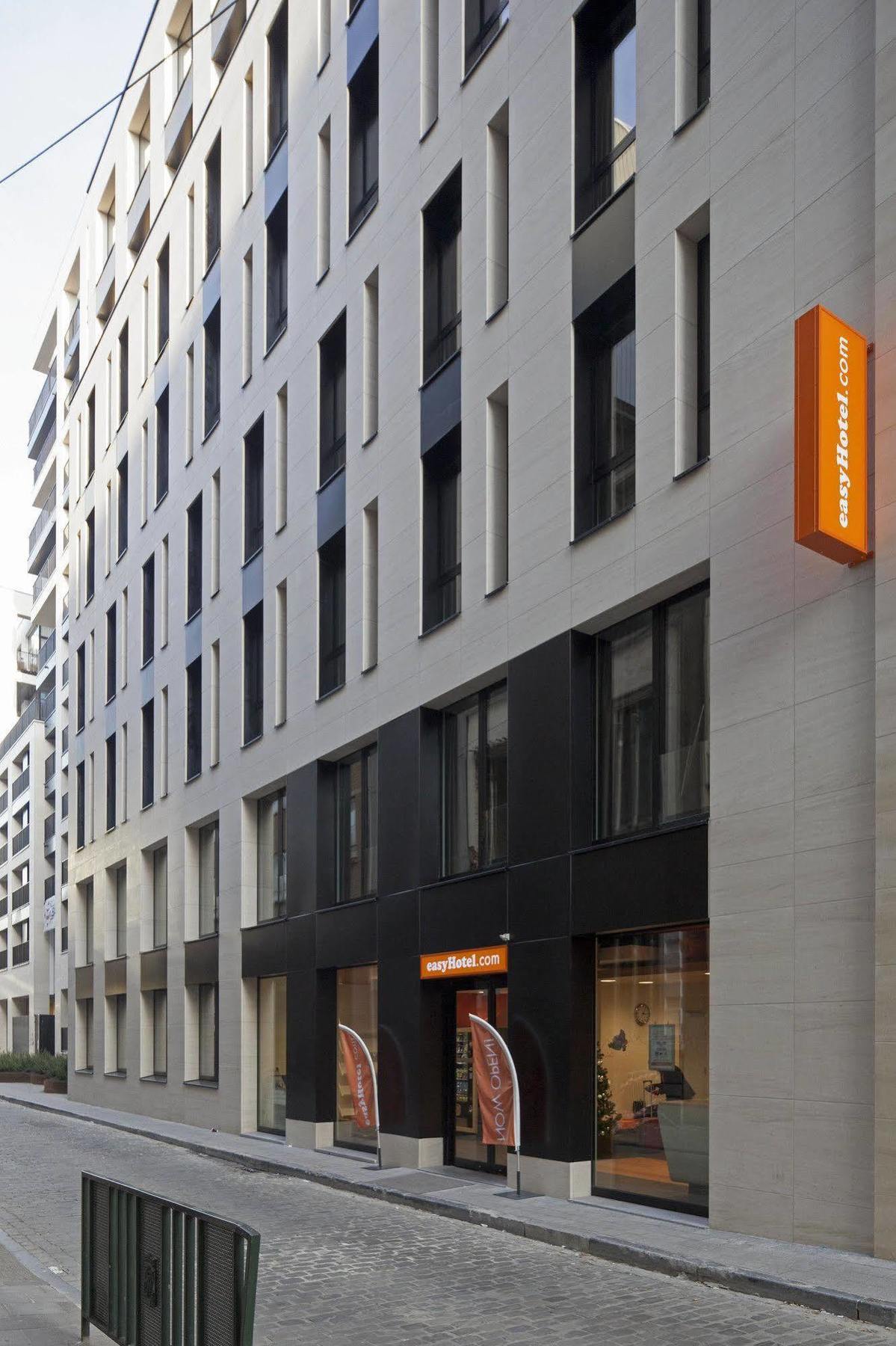 Easyhotel City Centre 3*