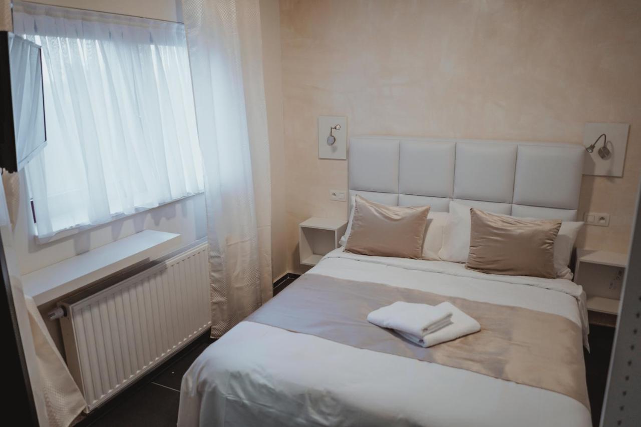 Hotel Onyx Expo 3*