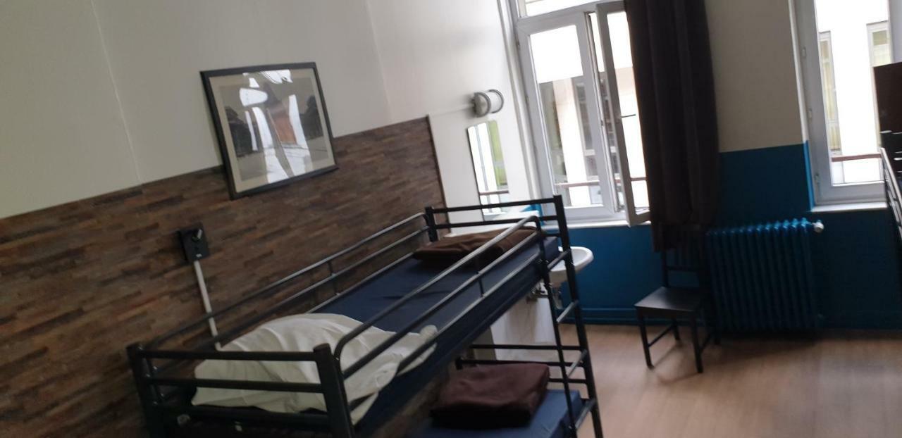 Gogh Youth Centre Hostel *
