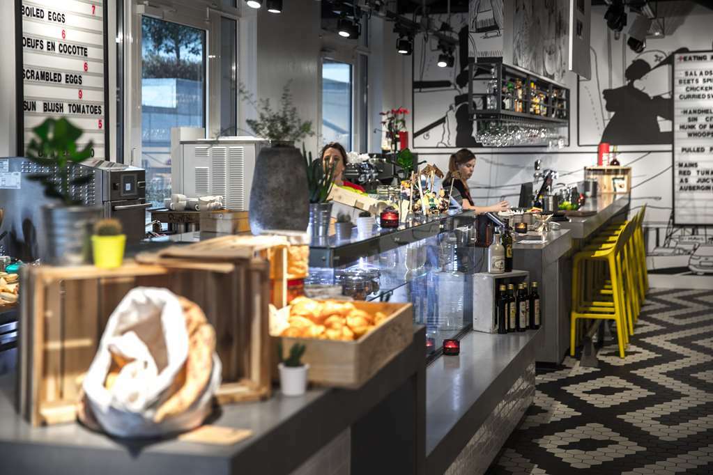 Radisson Red Brussels 4*