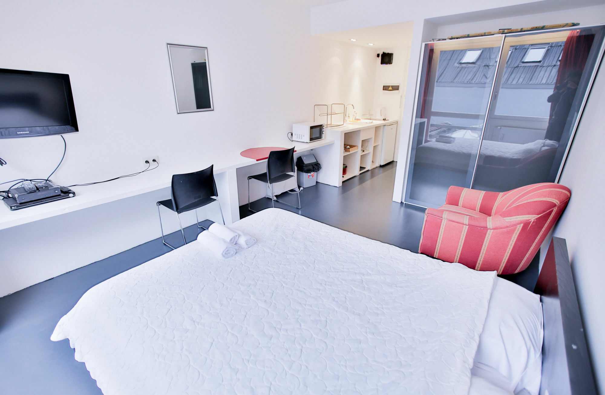 Chic Suisse Flat - Metro Louise Brussels