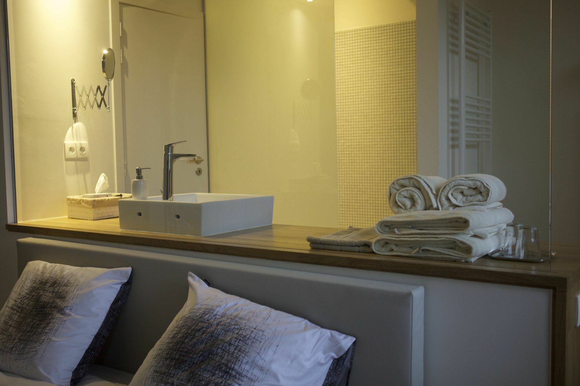 Living In Brusel, Urban 5*