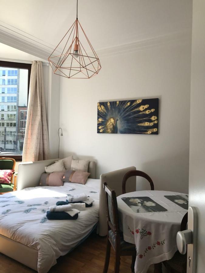 Sainte Catherine Art Deco Apartment Brussels