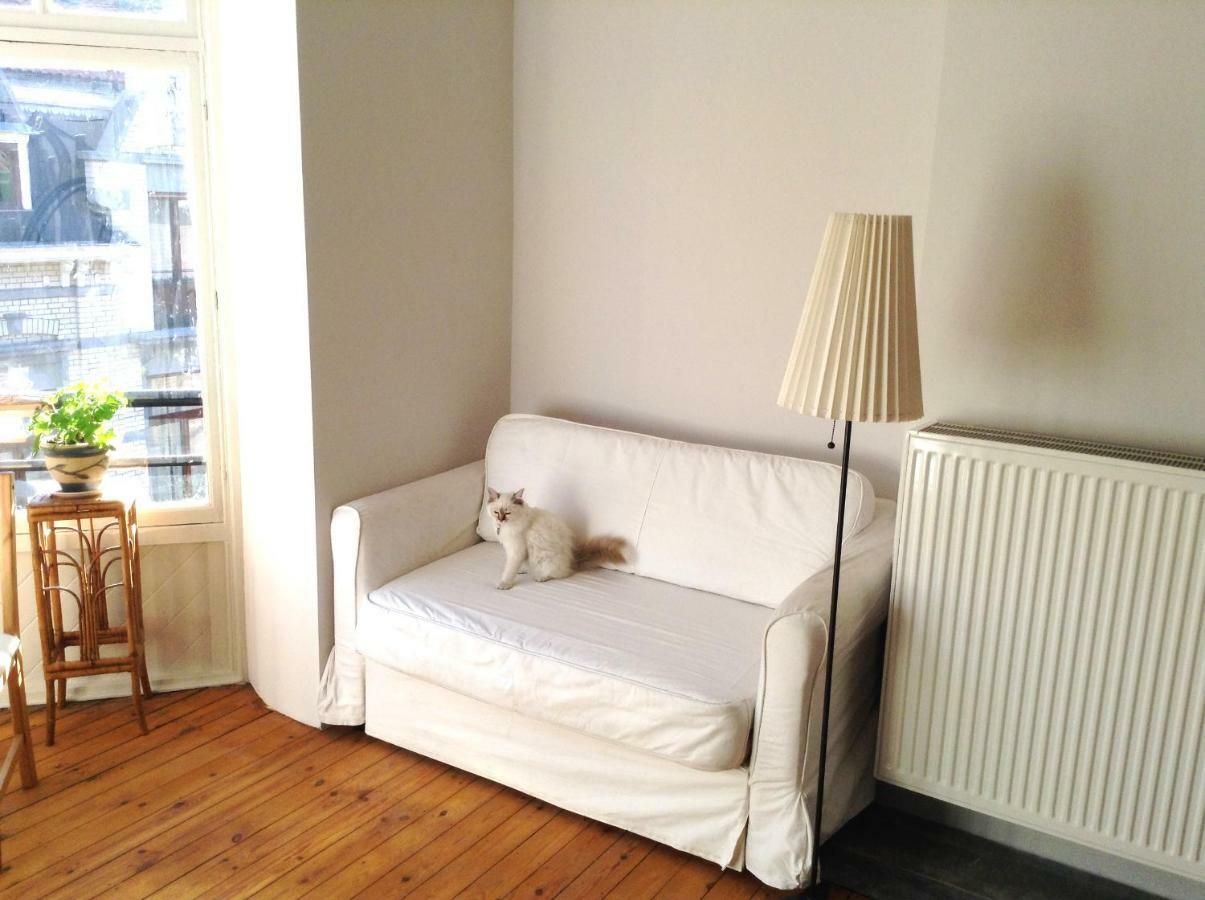 Art Nouveau Floral Brussels