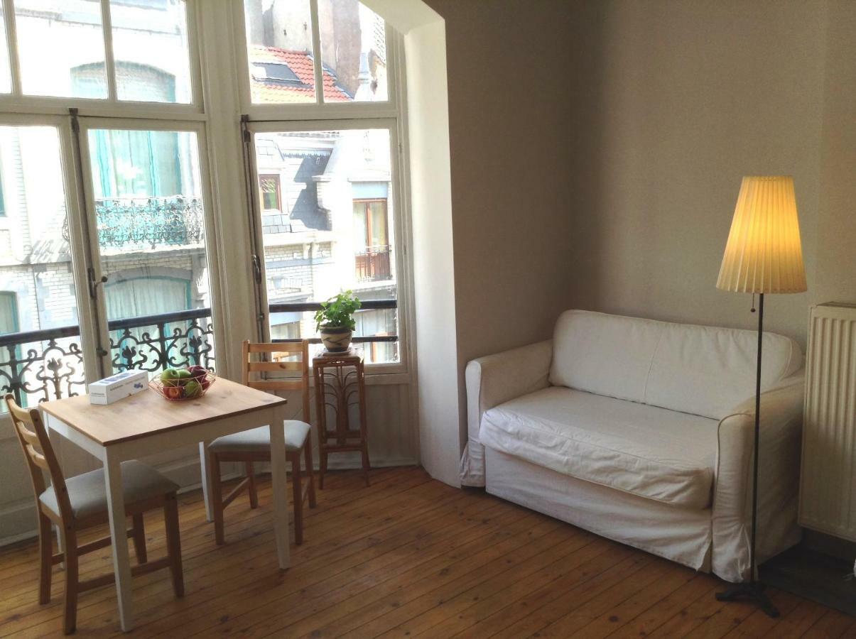 Art Nouveau Floral Apartment Brussels