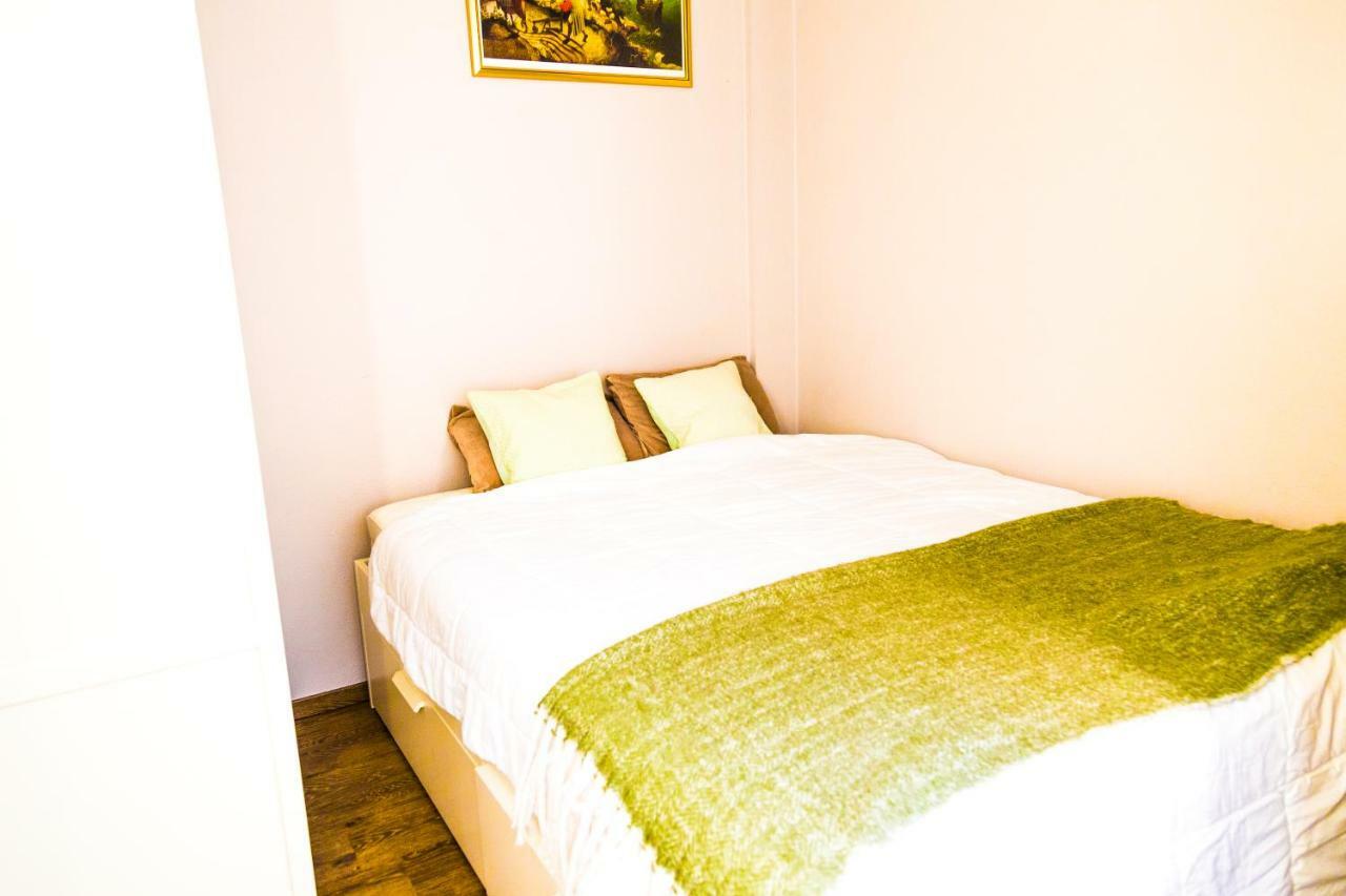 Universal Solution - Sam Apartment *