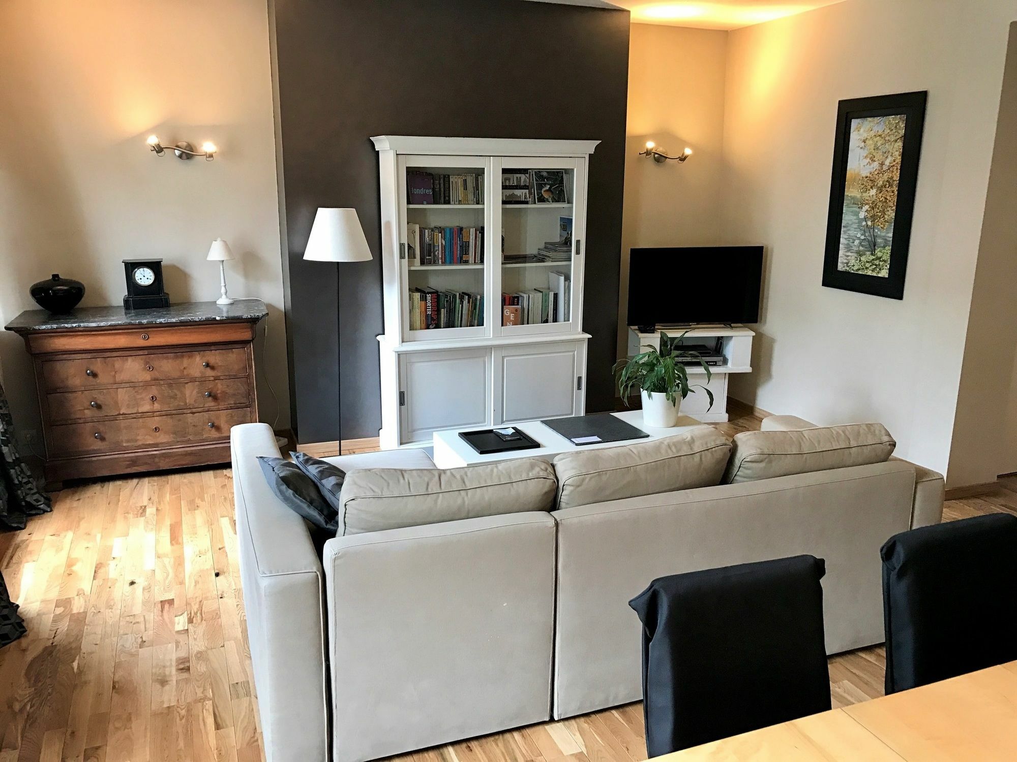 Bright And Modern With One Bedroom In The Center Of Bru