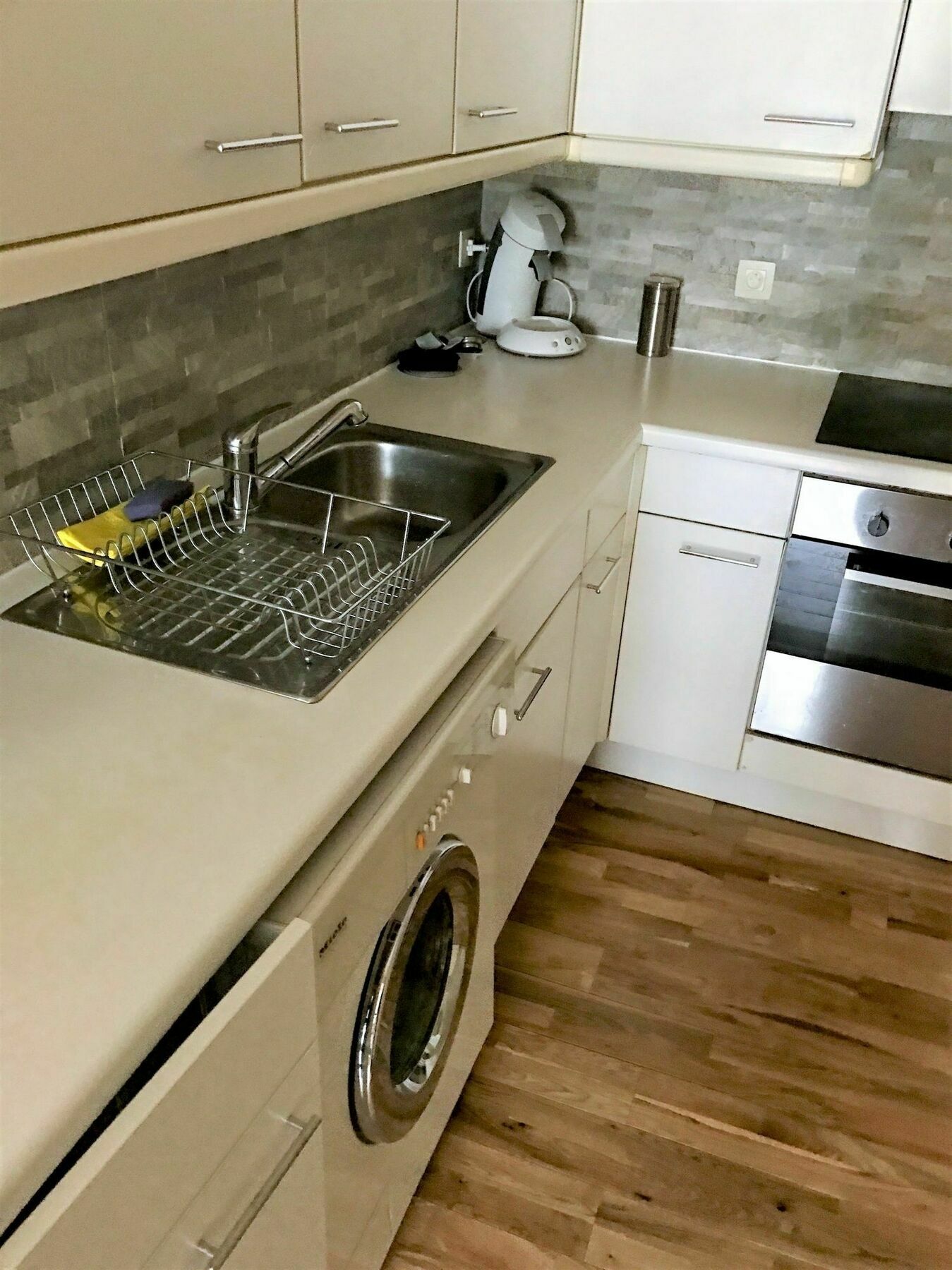 Bright And Modern With One Bedroom In The Center Of Bru