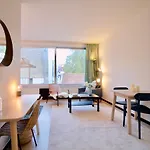 Amazing & Cosy Studio Perfect Location \'Stephanie-Louise Area\'