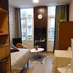 Superbe Studio Au 1Er Etage, Proche De La Gare Du Midi