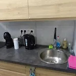 Superbe Studio Au 1Er Etage, Proche De La Gare Du Midi