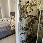 Cosy With Canal View Appartement Brussel