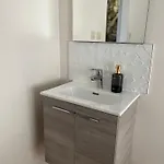 Appartement Cosy With Canal View Brussel