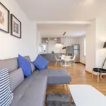 Penthouse Une Chambre Idealement Situe
