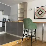 Studio Near Place Stephanie