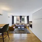 Studio Near Place Stephanie