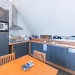 Azimut Flathotel Aparthotel