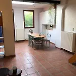 Cozy & Comfy House In Forest!