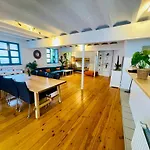 Oasis-Spacious Loft In Excellent Location